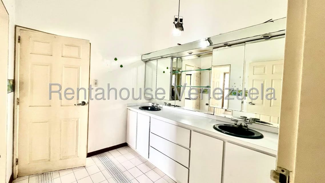 Casa (Multipes Niveles) en Venta en Oripoto, Distrito Metropolitano - 15