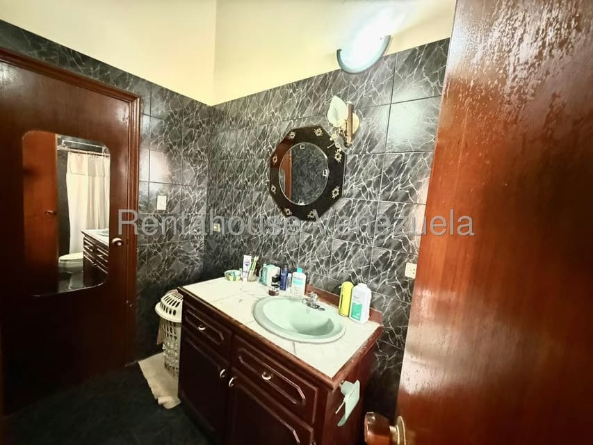 Casa (Multipes Niveles) en Venta en Colinas de San Antonio, Miranda - 17
