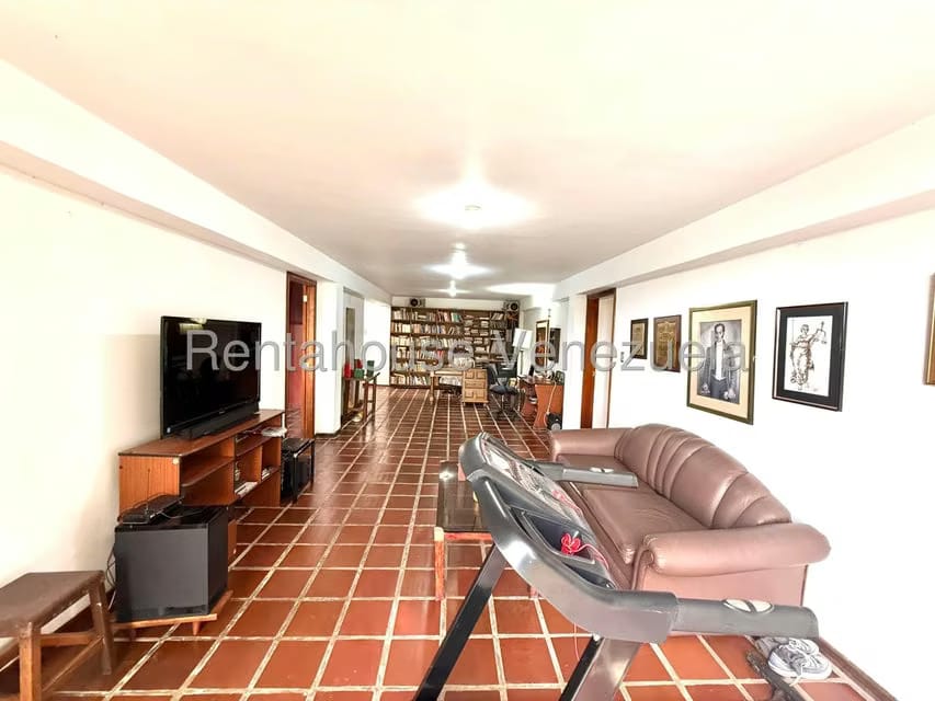 Casa (Multipes Niveles) en Venta en Colinas de San Antonio, Miranda - 51