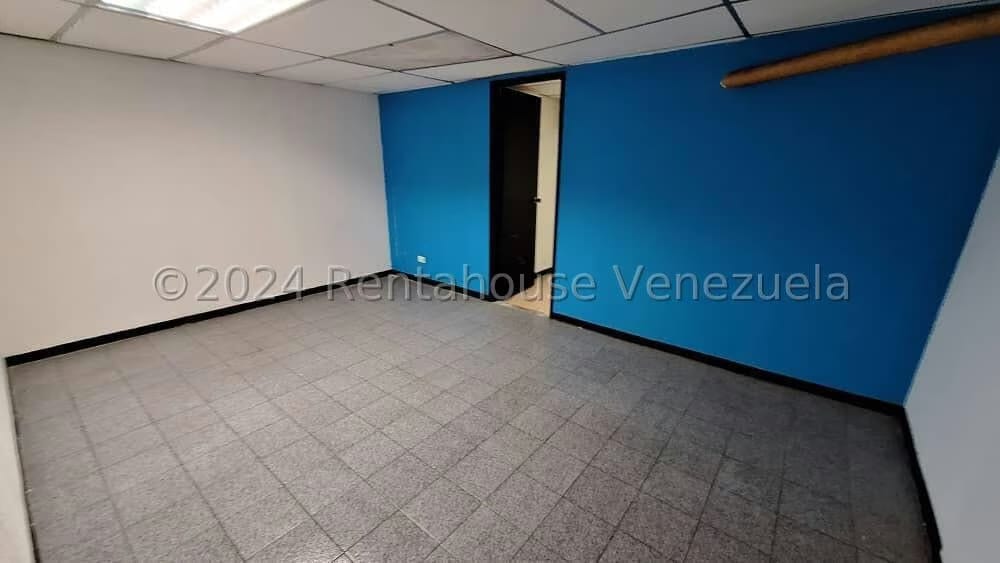 Comercial (Local Comercial) en Alquiler en La Urbina, Distrito Metropolitano - 16