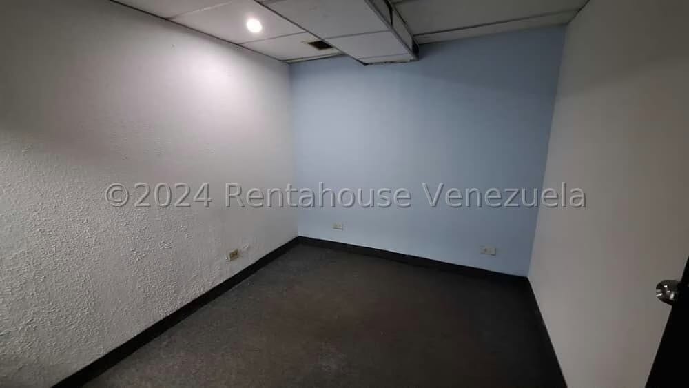 Comercial (Local Comercial) en Alquiler en La Urbina, Distrito Metropolitano - 17