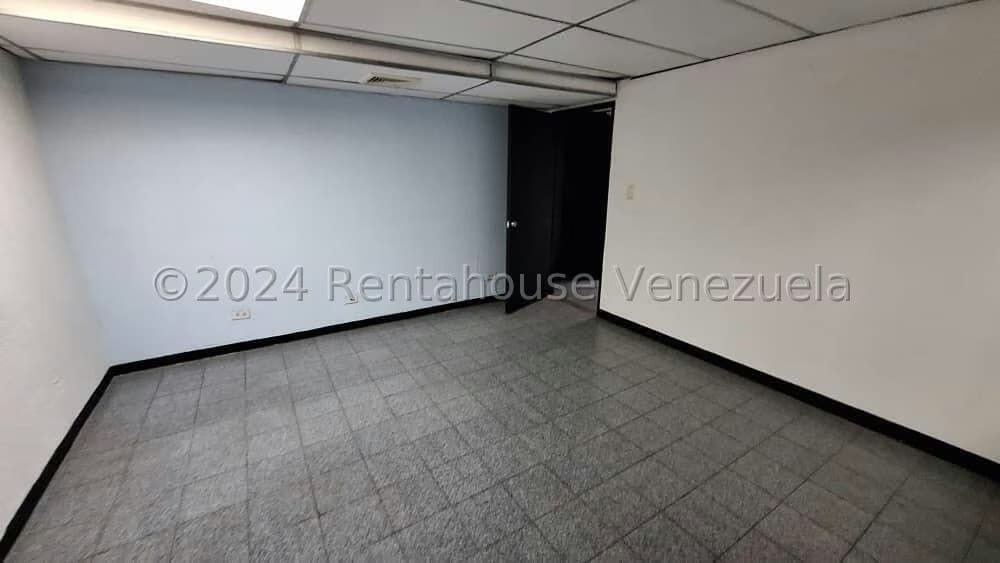 Comercial (Local Comercial) en Alquiler en La Urbina, Distrito Metropolitano - 19