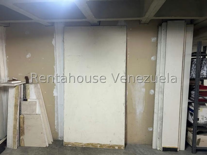 Comercial (Local Comercial) en Alquiler en La Urbina, Distrito Metropolitano - 38