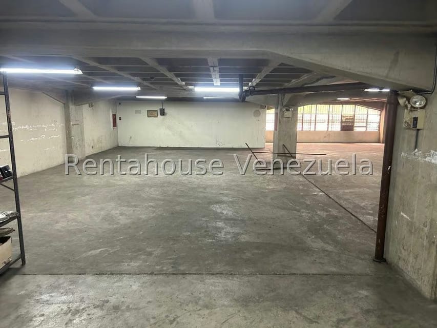 Comercial (Local Comercial) en Alquiler en La Urbina, Distrito Metropolitano - 41