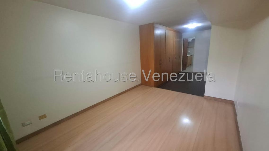 Apartamento (1 Nivel) en Alquiler en Los Samanes, Distrito Metropolitano - 11