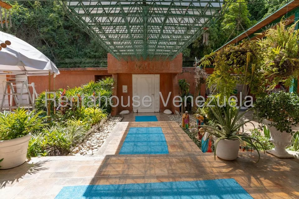 Casa (1 Nivel) en Venta en Colinas de Santa Monica, Distrito Metropolitano - 2