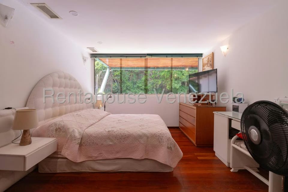 Casa (1 Nivel) en Venta en Colinas de Santa Monica, Distrito Metropolitano - 23