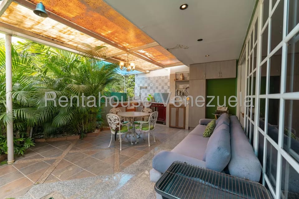 Casa (1 Nivel) en Venta en Colinas de Santa Monica, Distrito Metropolitano - 30
