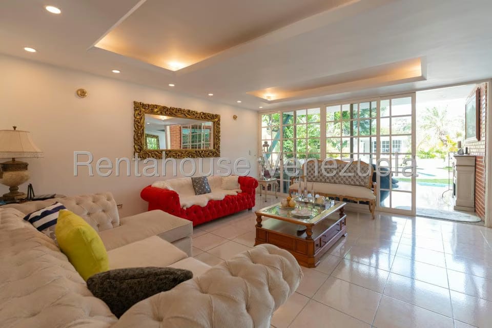 Casa (1 Nivel) en Venta en Colinas de Santa Monica, Distrito Metropolitano - 4