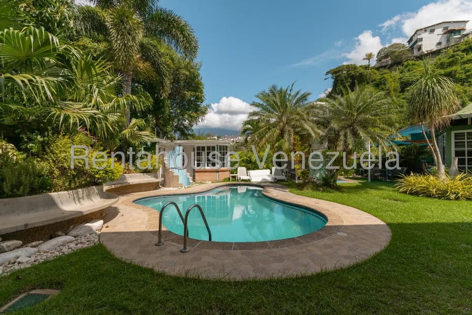 Casa (1 Nivel) en Venta en Colinas de Santa Monica, Distrito Metropolitano - 38