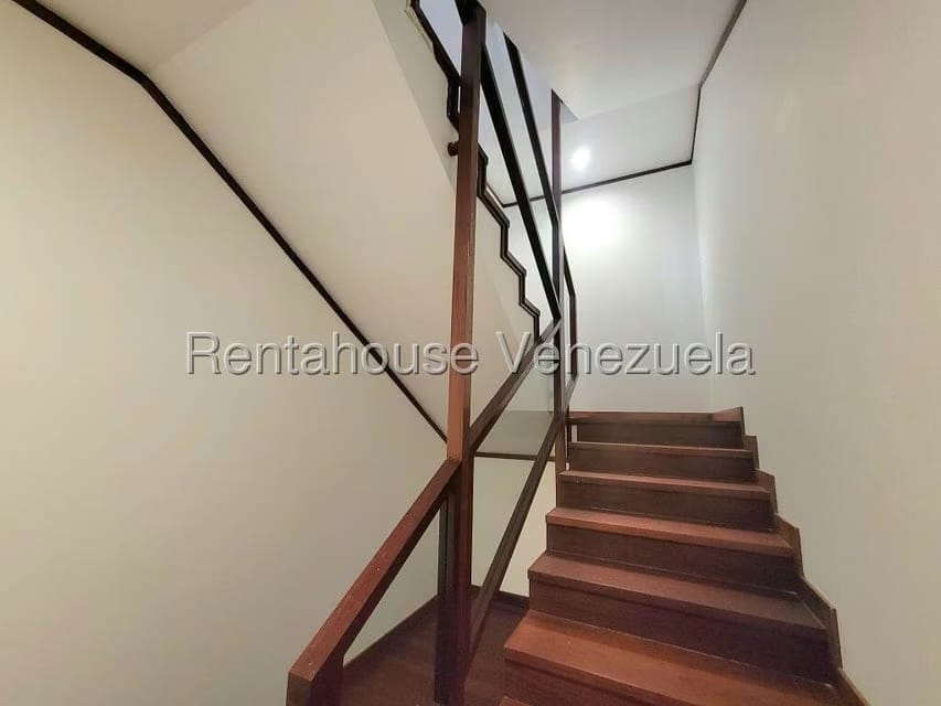 Casa (Multipes Niveles) en Alquiler en Colinas del Tamanaco, Distrito Metropolitano - 11