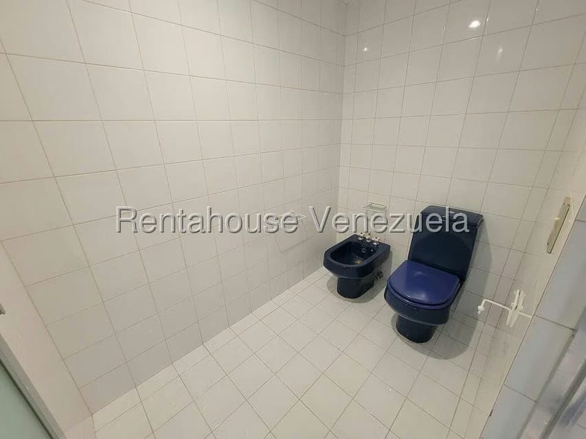 Casa (Multipes Niveles) en Alquiler en Colinas del Tamanaco, Distrito Metropolitano - 17