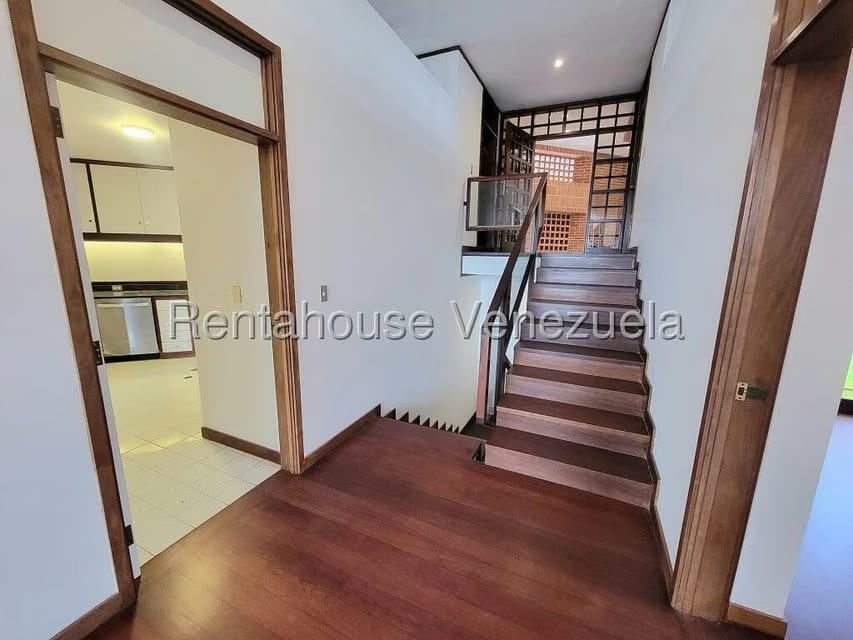 Casa (Multipes Niveles) en Alquiler en Colinas del Tamanaco, Distrito Metropolitano - 29