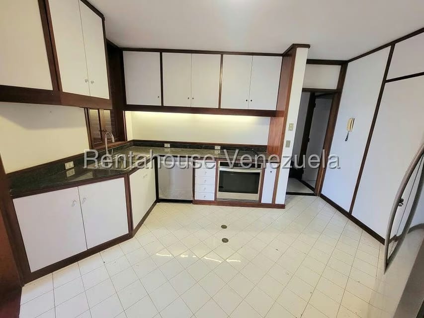 Casa (Multipes Niveles) en Alquiler en Colinas del Tamanaco, Distrito Metropolitano - 30