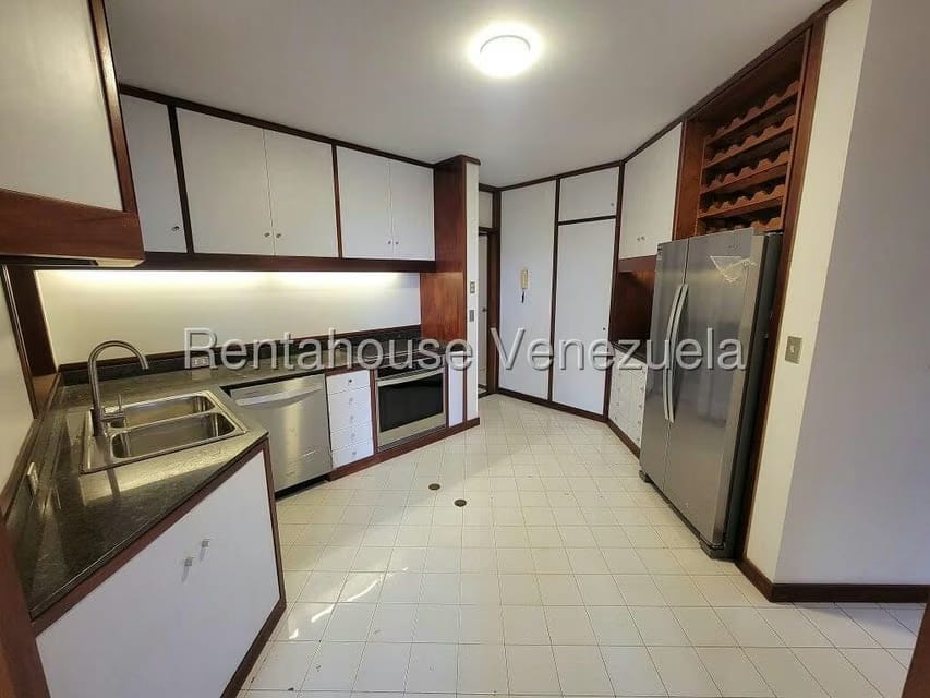 Casa (Multipes Niveles) en Alquiler en Colinas del Tamanaco, Distrito Metropolitano - 31