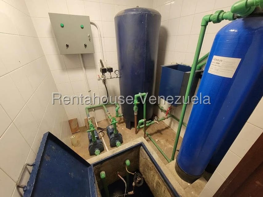 Casa (Multipes Niveles) en Alquiler en Colinas del Tamanaco, Distrito Metropolitano - 36