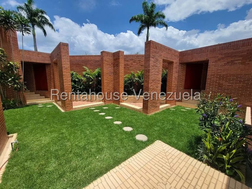 Casa (Multipes Niveles) en Alquiler en Colinas del Tamanaco, Distrito Metropolitano - 38