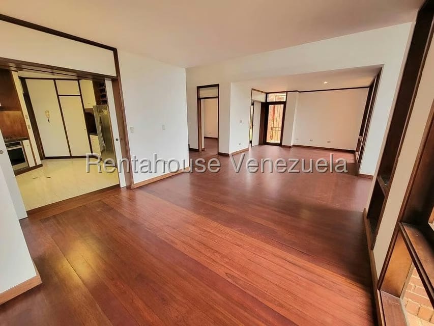 Casa (Multipes Niveles) en Alquiler en Colinas del Tamanaco, Distrito Metropolitano - 8