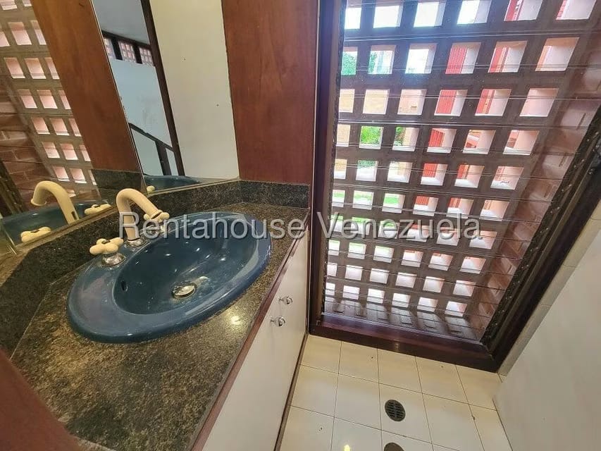 Casa (Multipes Niveles) en Alquiler en Colinas del Tamanaco, Distrito Metropolitano - 10
