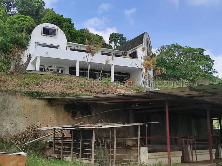 Casa (Multipes Niveles) en Venta en Sabaneta, Distrito Metropolitano