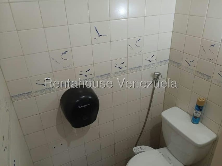 Comercial (Oficina) en Alquiler en Los Palos Grandes, Distrito Metropolitano - 14