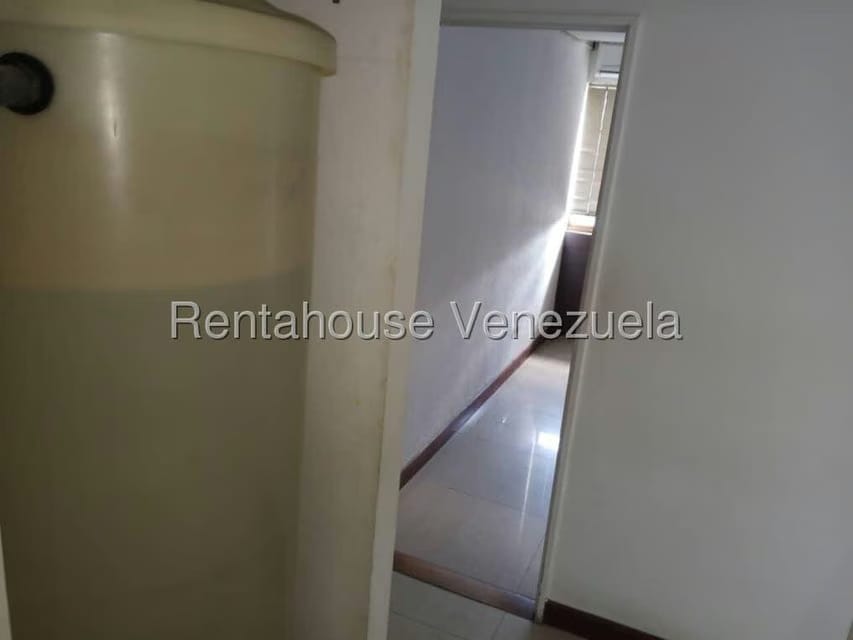 Comercial (Oficina) en Alquiler en Los Palos Grandes, Distrito Metropolitano - 15