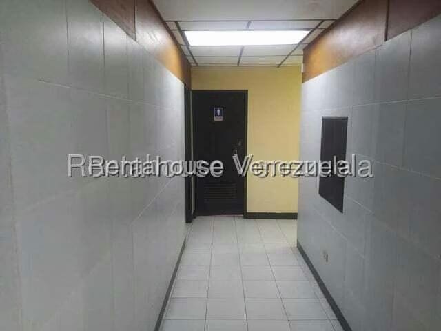 Comercial (Oficina) en Alquiler en Los Palos Grandes, Distrito Metropolitano - 16