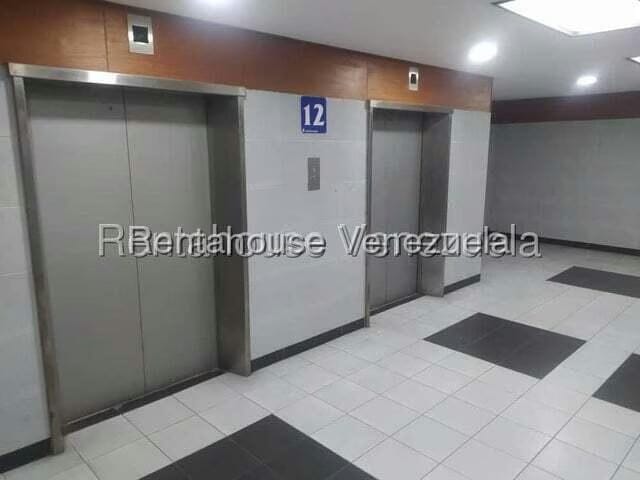 Comercial (Oficina) en Alquiler en Los Palos Grandes, Distrito Metropolitano - 17