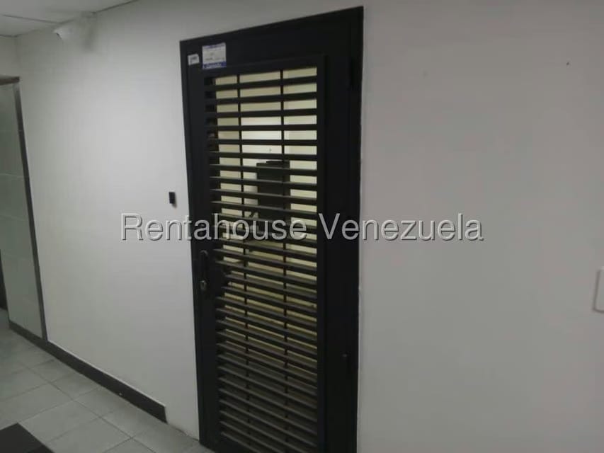 Comercial (Oficina) en Alquiler en Los Palos Grandes, Distrito Metropolitano - 3