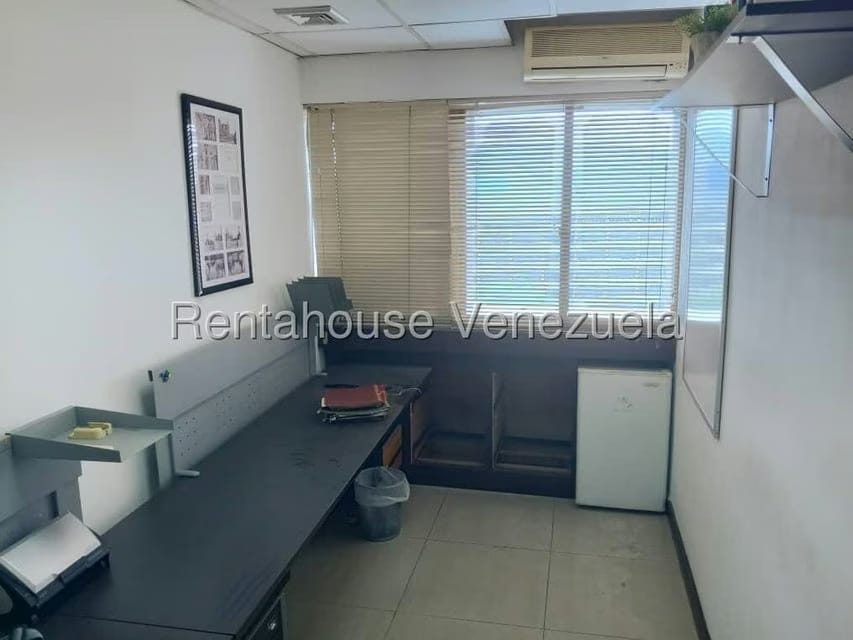 Comercial (Oficina) en Alquiler en Los Palos Grandes, Distrito Metropolitano - 6