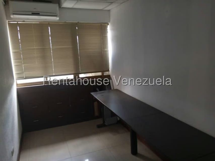 Comercial (Oficina) en Alquiler en Los Palos Grandes, Distrito Metropolitano - 10