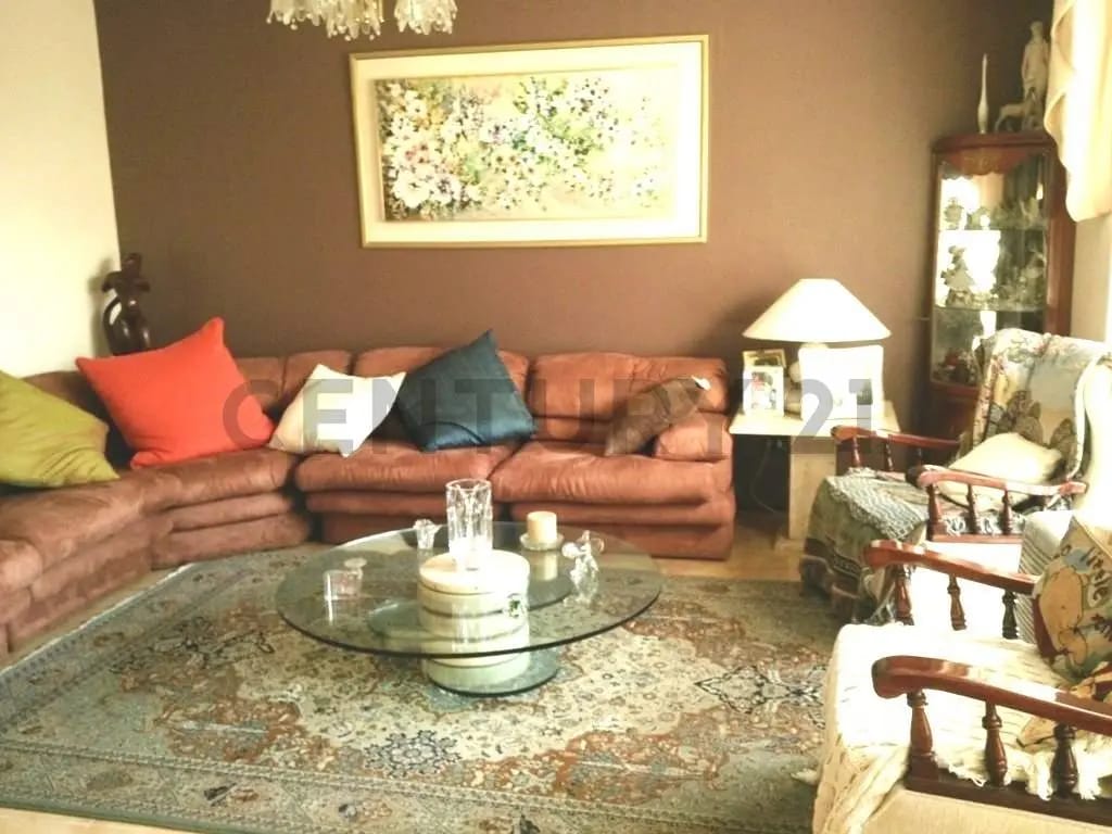 Hermosa Casa de dos niveles de 456mts2 de construcción y 400mts de terr. - 2