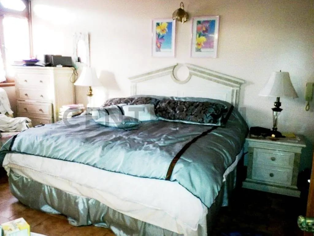 Hermosa Casa de dos niveles de 456mts2 de construcción y 400mts de terr. - 11