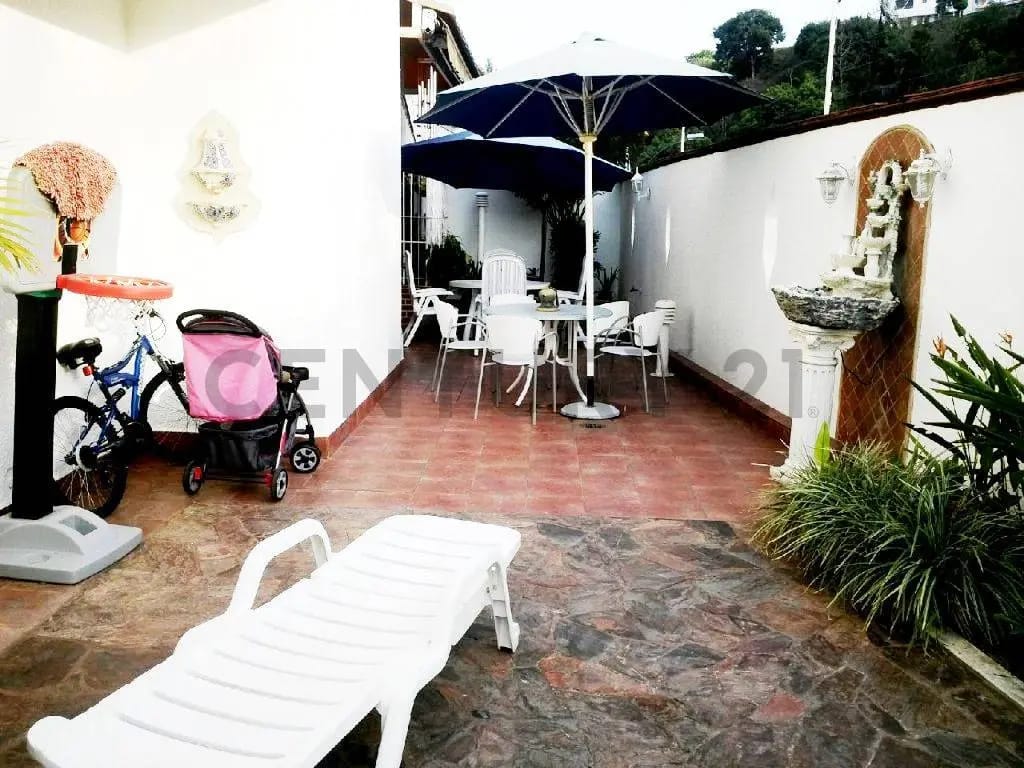 Hermosa Casa de dos niveles de 456mts2 de construcción y 400mts de terr. - 17