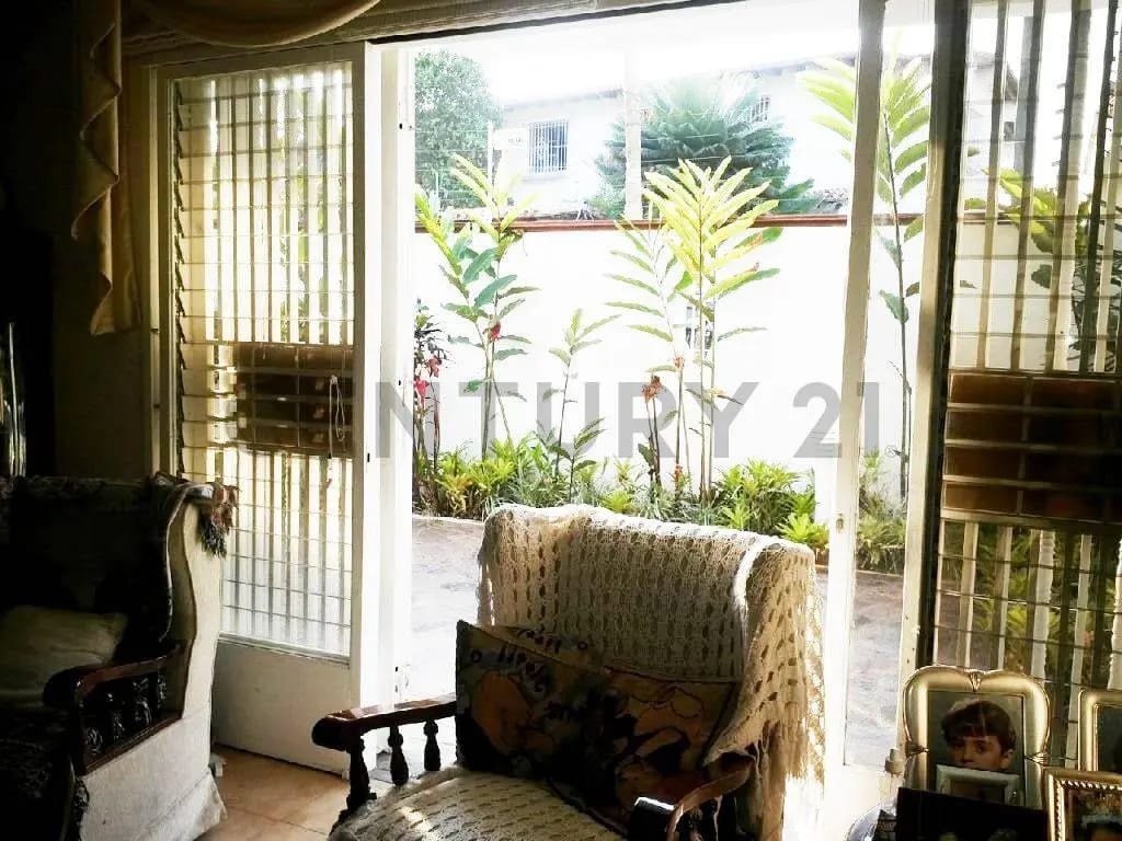 Hermosa Casa de dos niveles de 456mts2 de construcción y 400mts de terr. - 18