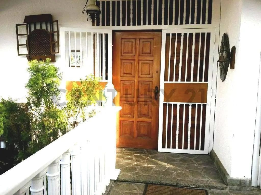 Hermosa Casa de dos niveles de 456mts2 de construcción y 400mts de terr. - 21