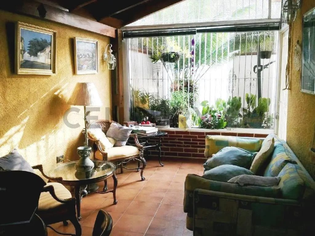 Hermosa Casa de dos niveles de 456mts2 de construcción y 400mts de terr. - 6