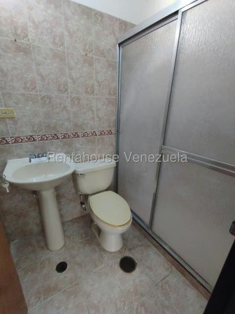 Casa (1 Nivel) en Alquiler en La Mora, Lara - 9