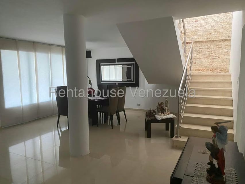 Casa (Multipes Niveles) en Venta en La California Norte, Distrito Metropolitano - 2