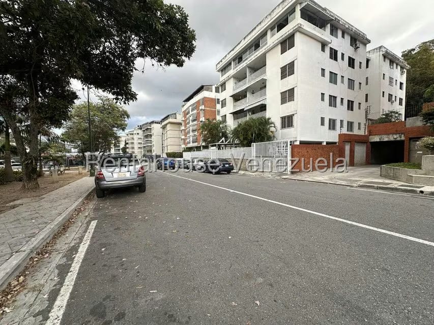 Apartamento (Penthouse) en Venta en Cumbres de Curumo, Distrito Metropolitano - 42