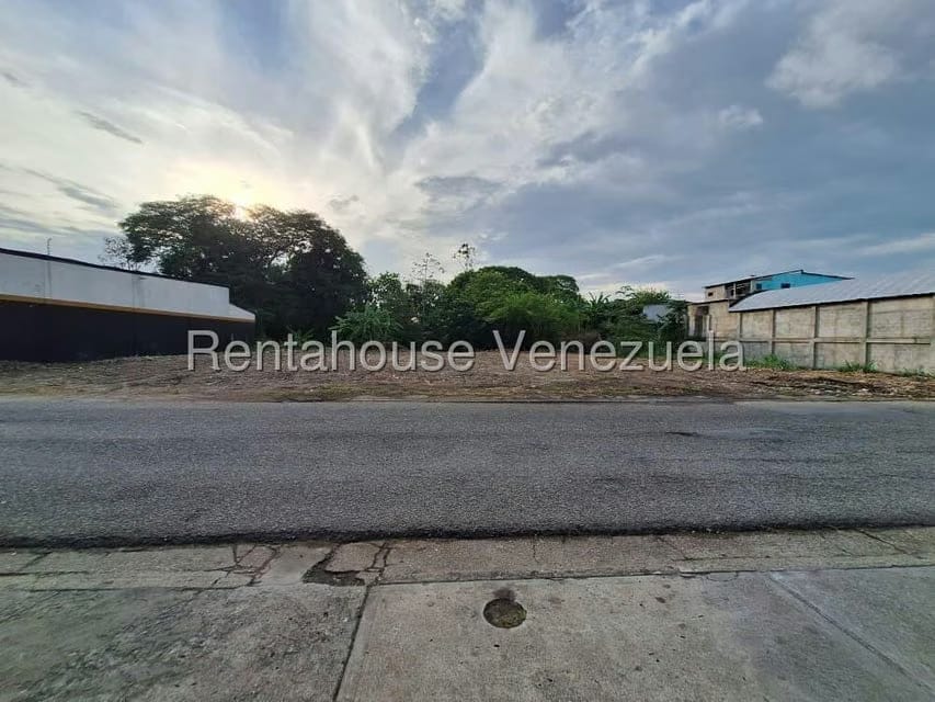 Terreno (Comercial) en Venta en Avenida Bolivar, Merida - 2