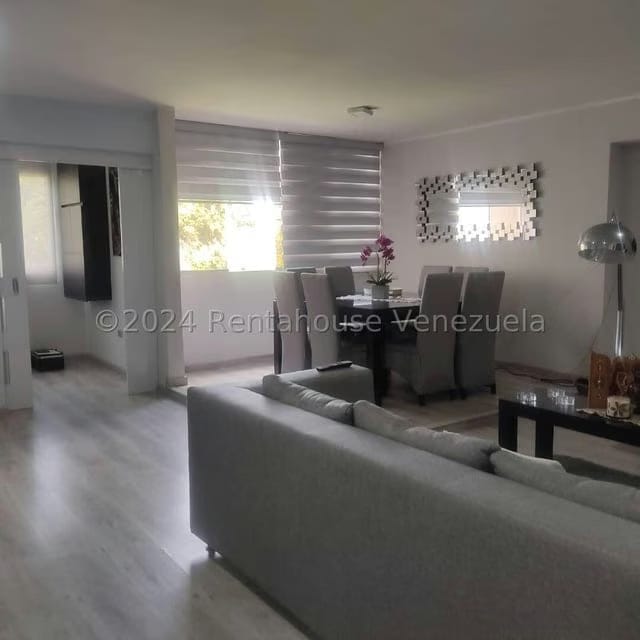 Apartamento (1 Nivel) en Venta en Las Esmeraldas, Distrito Metropolitano - 13