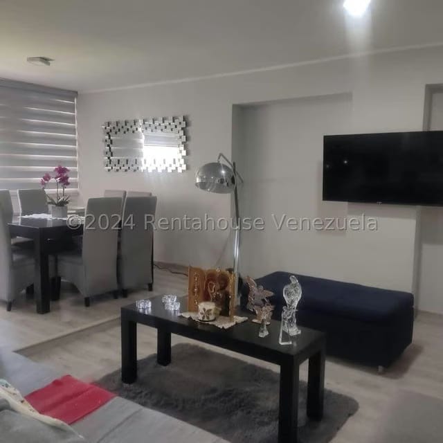 Apartamento (1 Nivel) en Venta en Las Esmeraldas, Distrito Metropolitano - 8