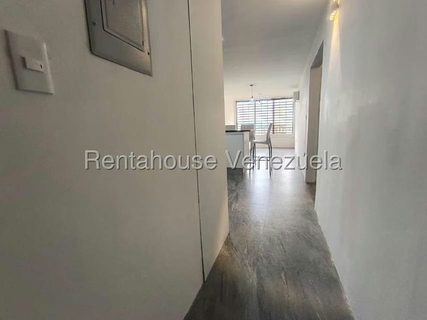 Apartamento (1 Nivel) en Alquiler en Colinas de La Tahona, Distrito Metropolitano - 2