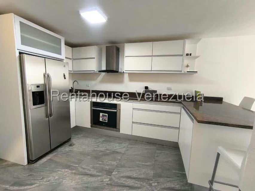 Apartamento (1 Nivel) en Alquiler en Colinas de La Tahona, Distrito Metropolitano - 3