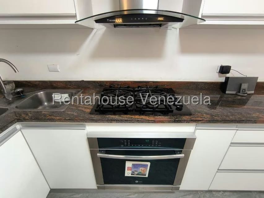 Apartamento (1 Nivel) en Alquiler en Colinas de La Tahona, Distrito Metropolitano - 4