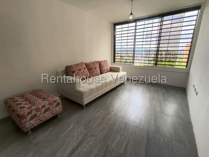 Apartamento (1 Nivel) en Alquiler en Colinas de La Tahona, Distrito Metropolitano - 9
