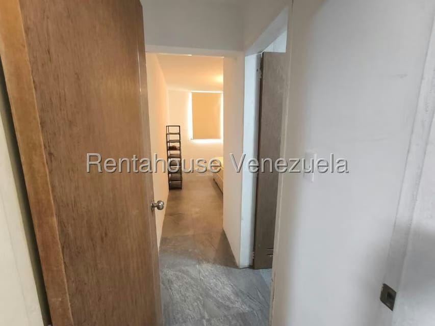 Apartamento (1 Nivel) en Alquiler en Colinas de La Tahona, Distrito Metropolitano - 10