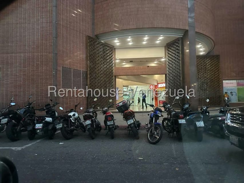 Comercial (Local Comercial) en Alquiler en San Bernardino, Distrito Metropolitano - 12