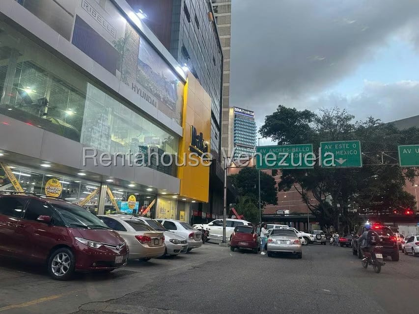 Comercial (Local Comercial) en Alquiler en San Bernardino, Distrito Metropolitano - 13